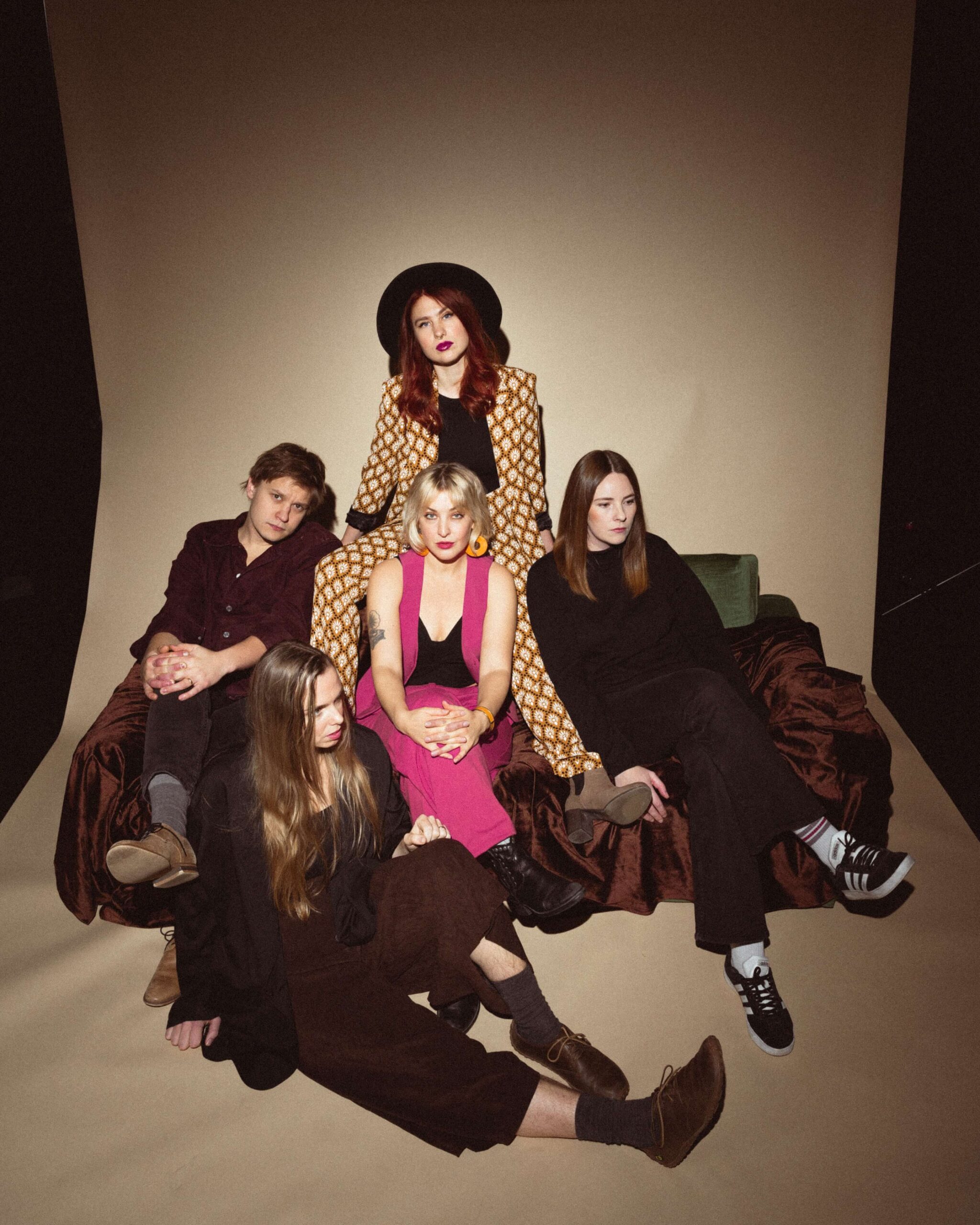 Among Lynx 2 (Photo Fabian Rosenberg) Among Lynx 2 (Photo Fabian Rosenberg)